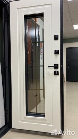 Дверь входная Бристоль с ковкой