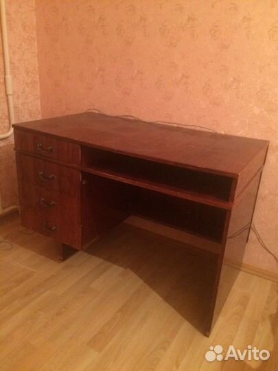 Стол письменный лакированный IKEA икеа