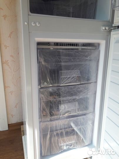 Продаю новый холодильник в упаковке