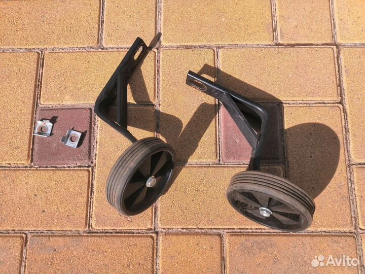 Велосипед 18 Maxx Pro (5-7 лет)с доп. колесами