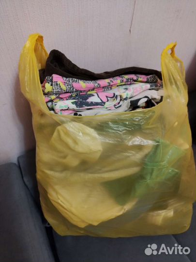 Отдам 2 пакета вещей на девочку