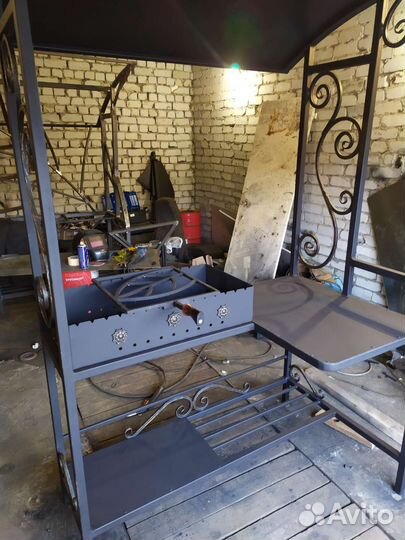 Мангал с крышей и казаном