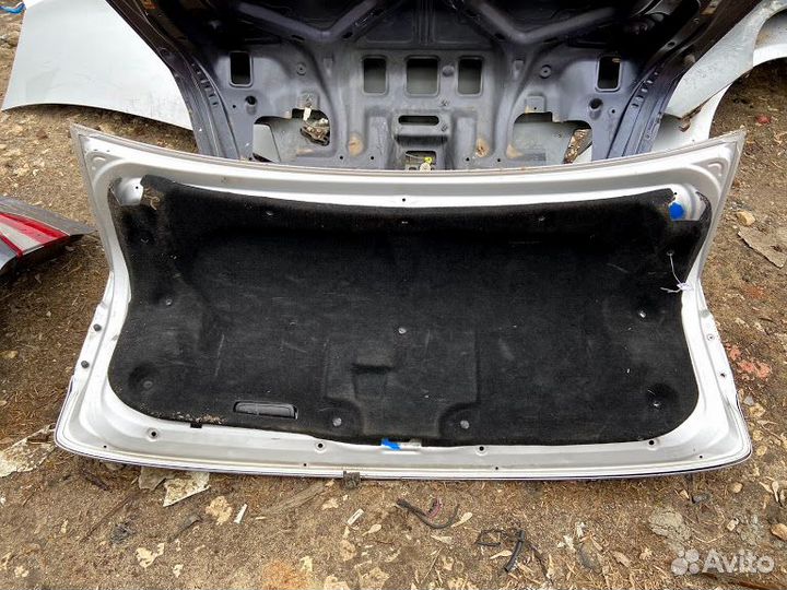 Крышка багажника Lexus Is250