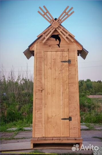 Уличный туалет деревянный