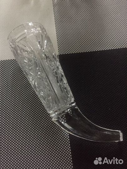 Хрустальная ваза, пивные кружки, рюмки