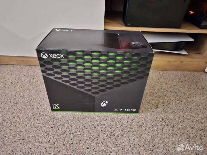 Xbox Series X новый коробка не вскрывалась