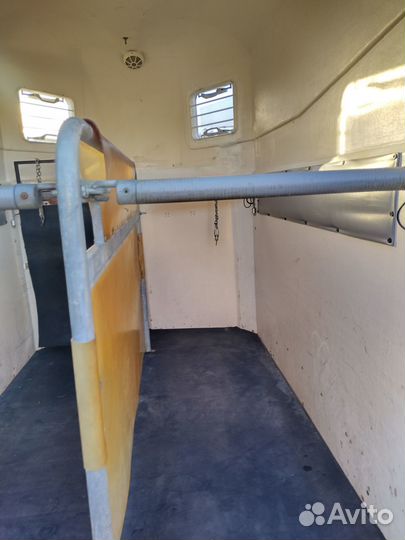 Прицеп-коневоз Böckmann для 2 лошадей