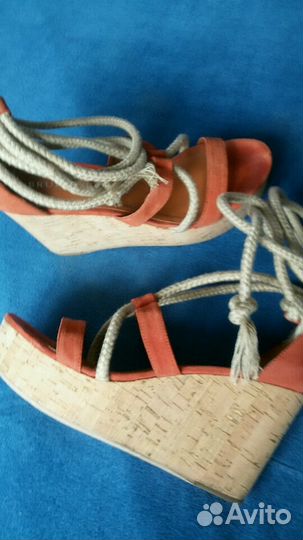 Босоножки на платформе