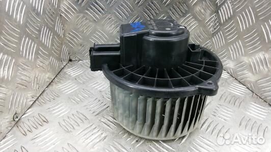 Моторчик печки cadillac STS 2 (93F04KK01)