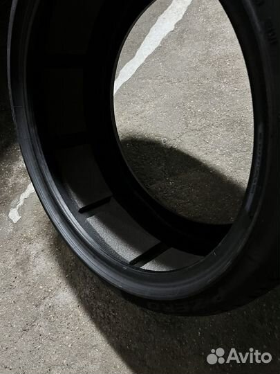 Pirelli P Zero 275/35 R21