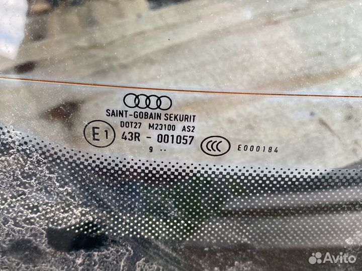 Ветровое стекло заднее Audi A4 B8
