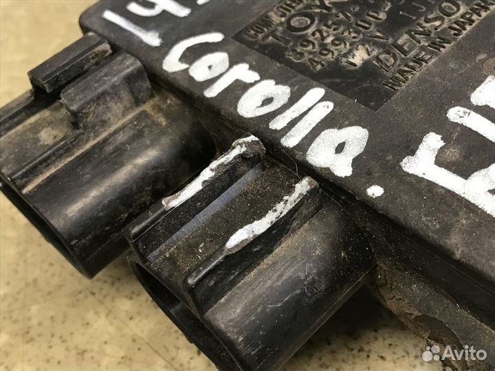 Блок управления вентилятором Toyota Corolla E15 20