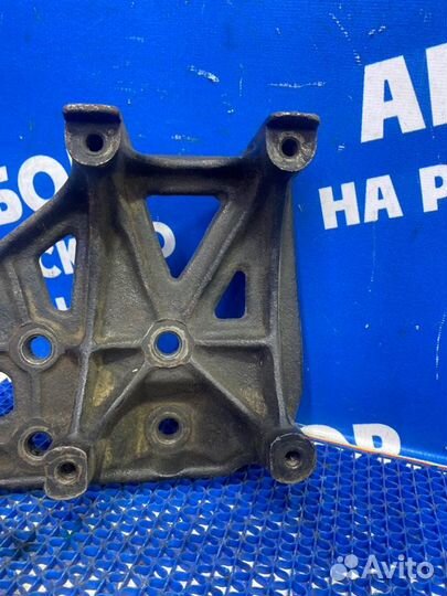 Кронштейн кондиционера Kia Spectra седан S6D 2008