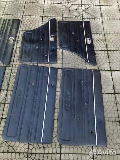 Панно в виде льва из можжевельника