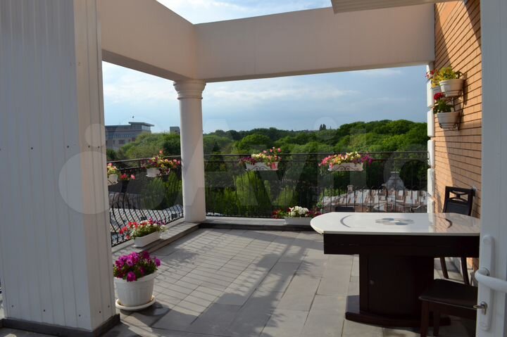 1-к. квартира, 102 м², 9/9 эт.