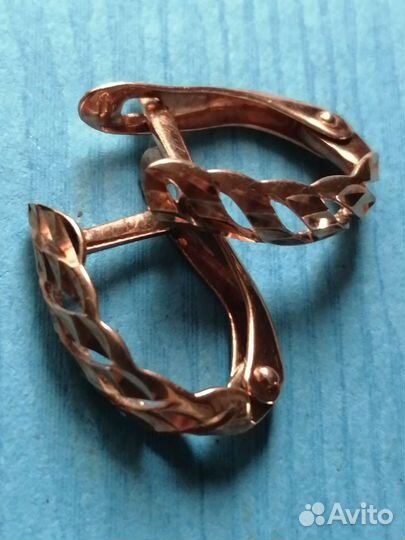 Золотые серьги