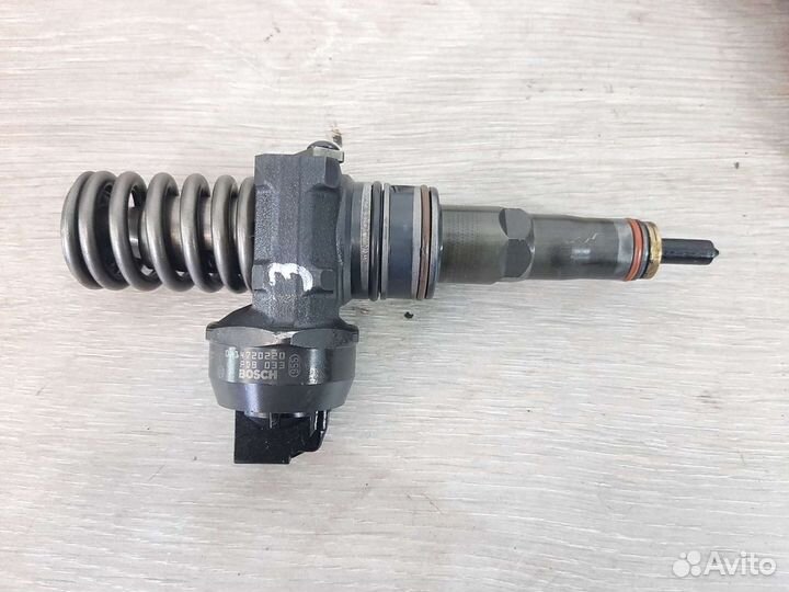 Форсунка топливная Volkswagen Tuareg 1