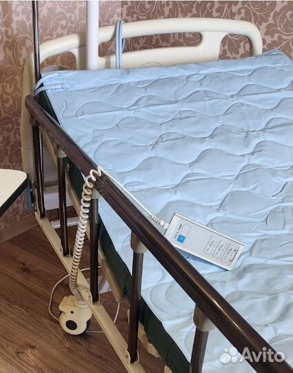 Медицинская кровать для лежачих больных