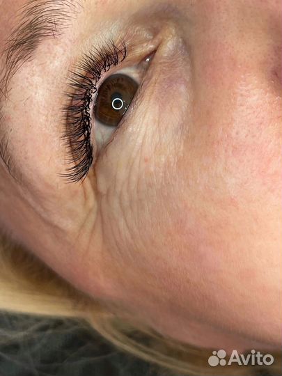 Мастер наращивания ресниц