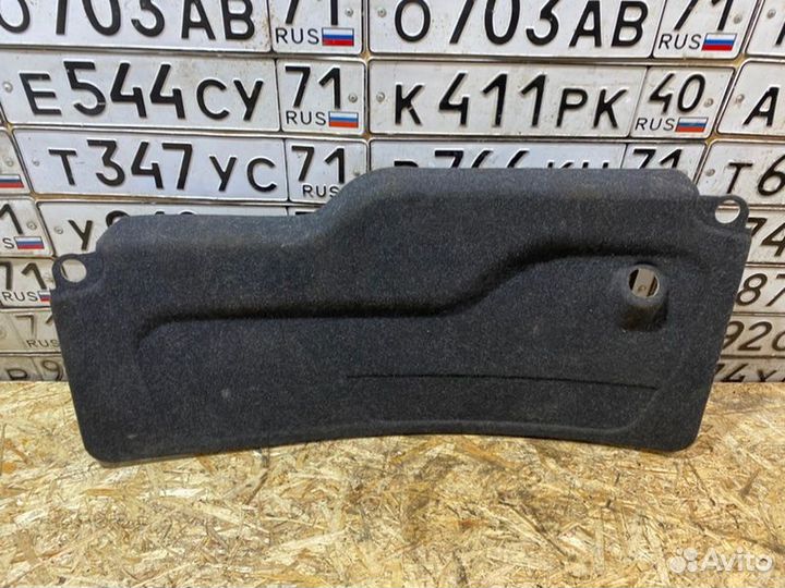 Обшивка двери багажника Chevrolet Niva 2006