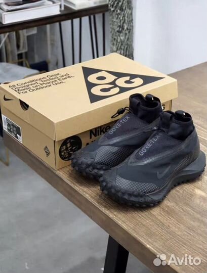 Nike acg mountain fly gore tex black