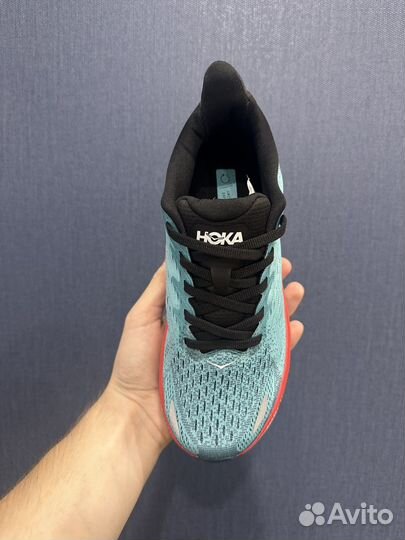 Беговые кроссовки hoka