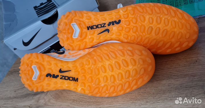 Бутсы сороконожки nike 37.5 (23.5 см)