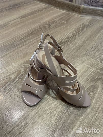 Босоножки 33 размер