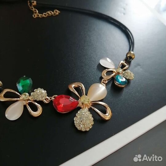 Колье ожерелье