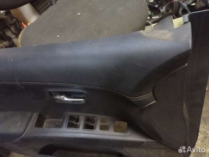 Обшивки дверей Mitsubishi Outlander, Peugeot 4007