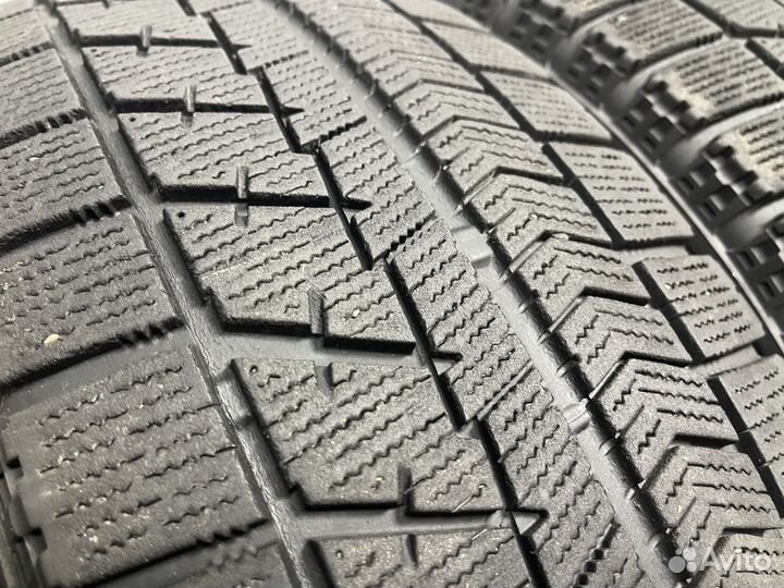 Bridgestone Blizzak VRX 215/65 R16