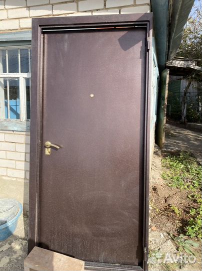 Дверь входная металлическая
