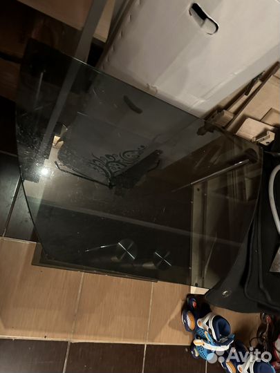 Столик под телевизор