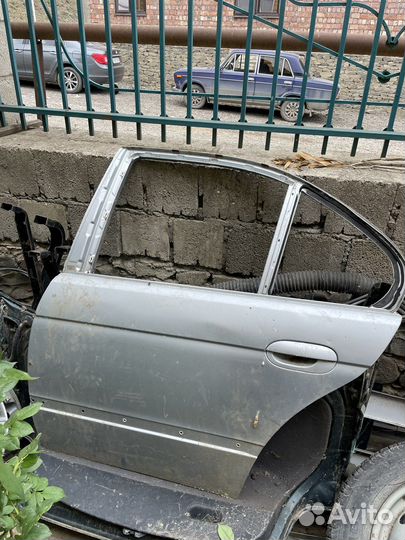 Задняя левая дверь бмв e39 и Багажник