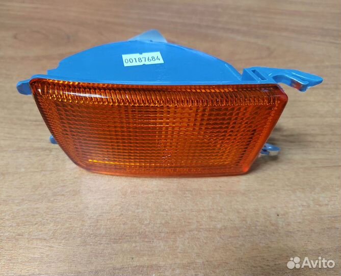 Поворотник в бампер правый VW Golf III / Vento (но