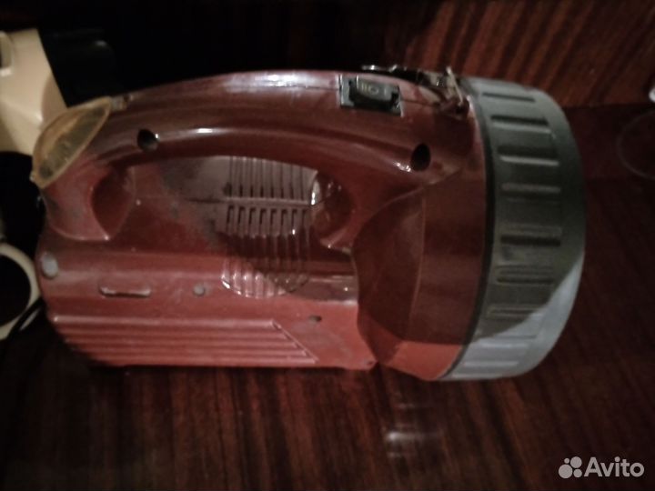 Фонарик аккумуляторный