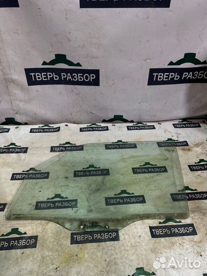 Стекло переднее левое Mitsubishi Montero 3 3.8