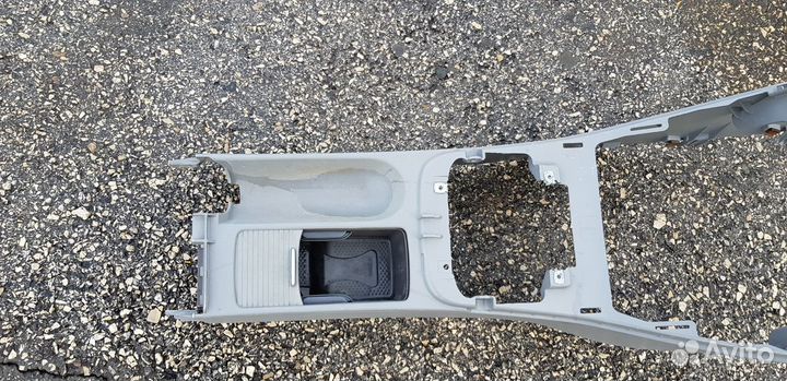 Volkswagen Golf V Plus 2005-2014 Консоль