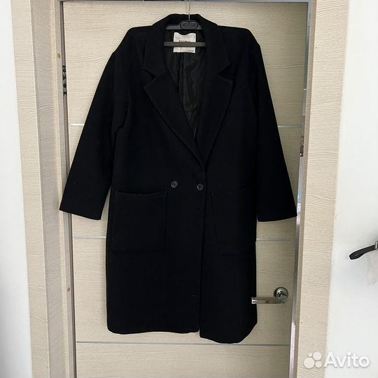 Пальто черное pull&bear