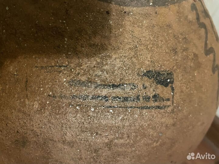 Глиняный кувшин большой