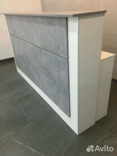 Ресепшен-Стойка администратора