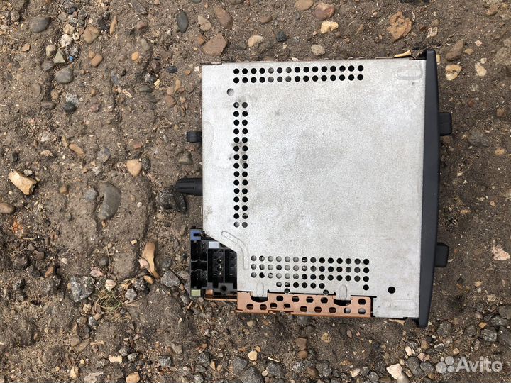 Магнитола оригинальная Рено