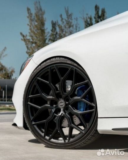 Кованые диски в стиле Vossen для Mercedes C217 R22