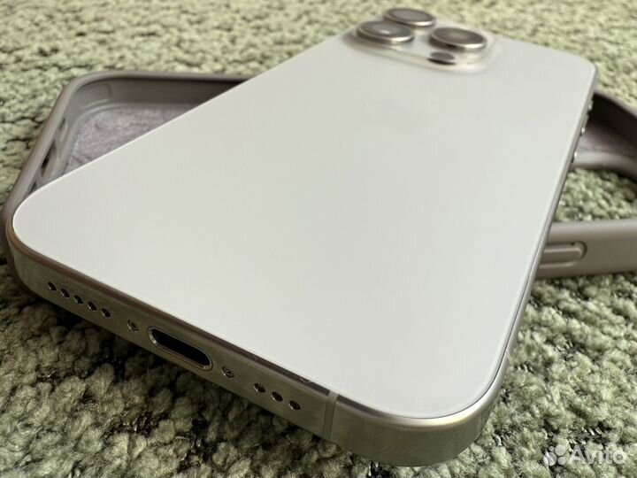 iPhone 15 Pro, 256 ГБ
