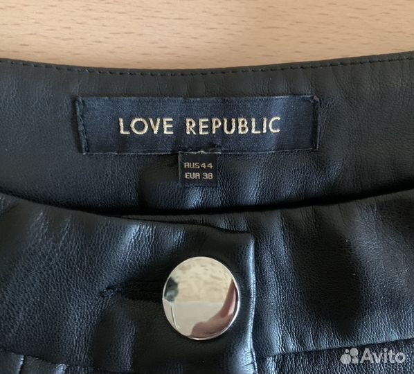 Кожаные шорты Love Republic