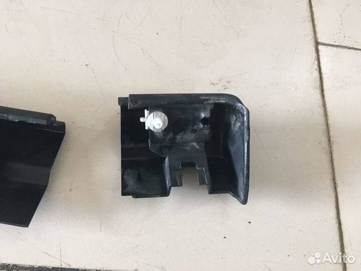 Накладка порога правого Ford Transit 7 2022 год