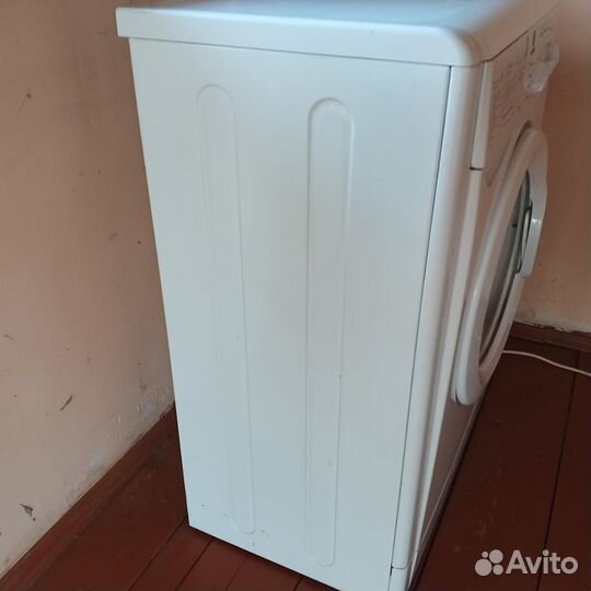 Продам стиральную машину автомат Indesit