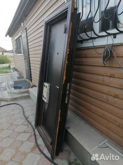 Дверь входная металлическая уличная