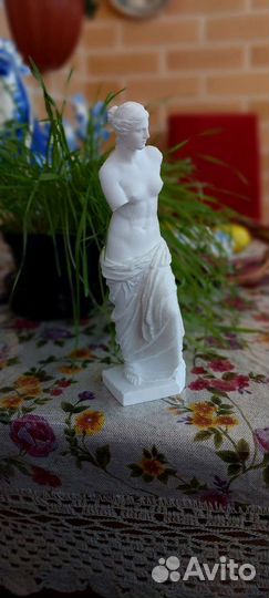 Статуэтка интерьерная Венера