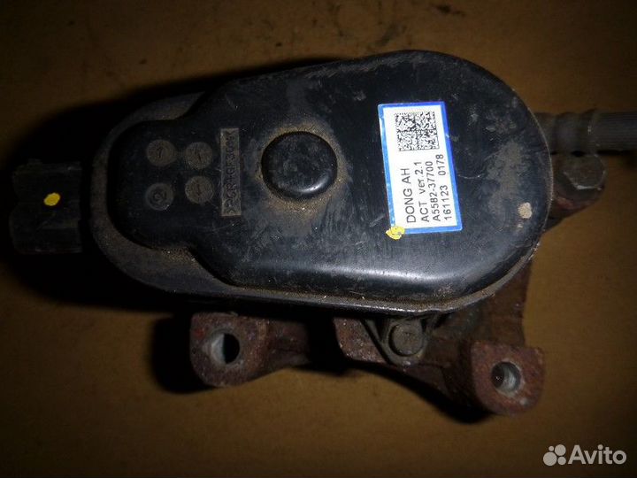 Суппорт задний правый KIA optima 2015